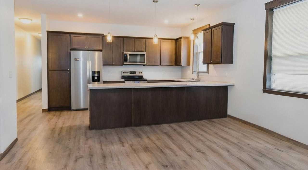 919 Lakeside Ave Apt 2 - Photo 6 of 28