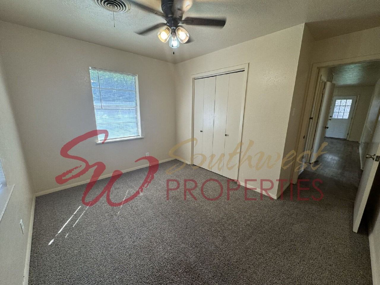 484 Everett St - Photo 6 of 9