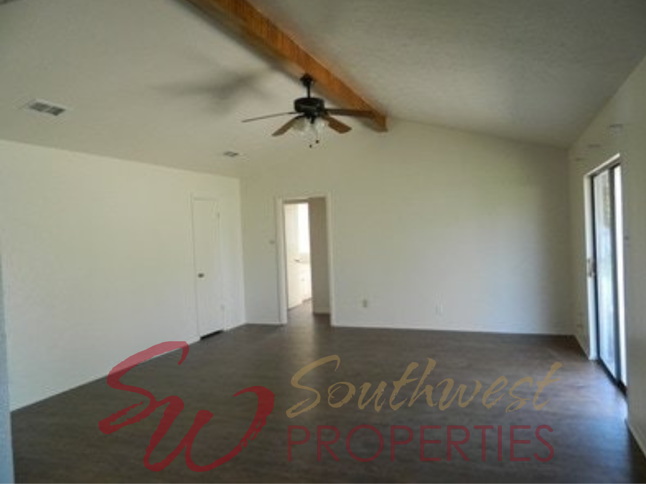 956 Mockingbird St - Photo 3 of 7