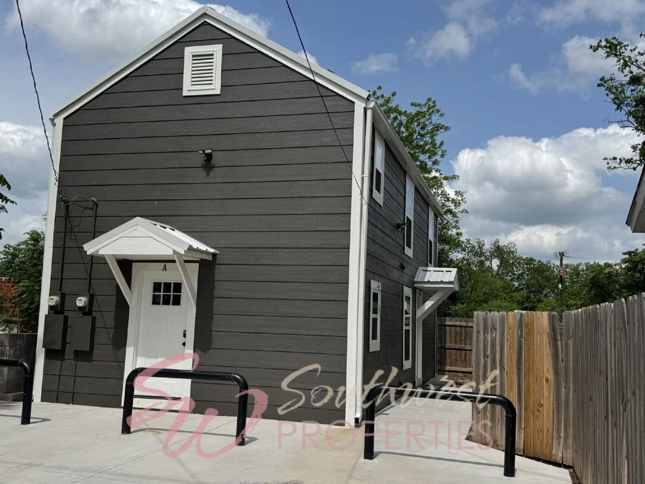 161 S Floral St - Photo 2 of 15