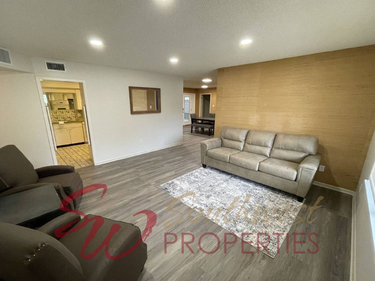 1930 Crestridge St - Photo 2 of 29