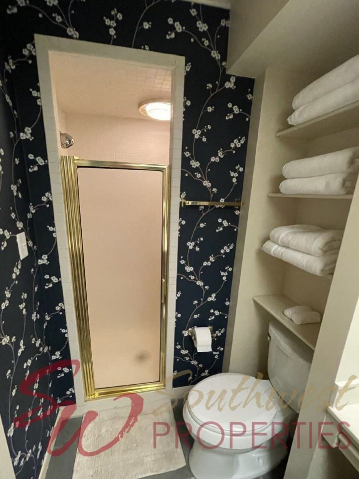 1930 Crestridge St - Photo 7 of 29