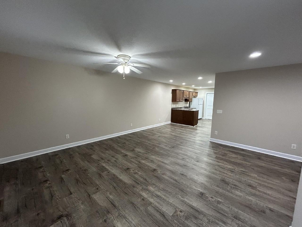 146 Harp Ave #B - Photo 3 of 19