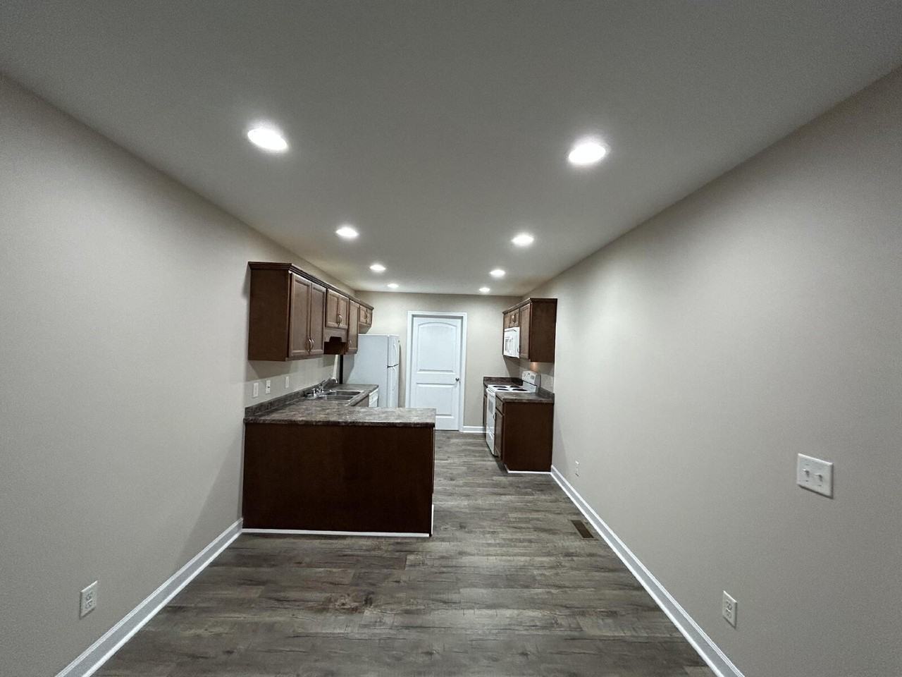 146 Harp Ave #B - Photo 5 of 19