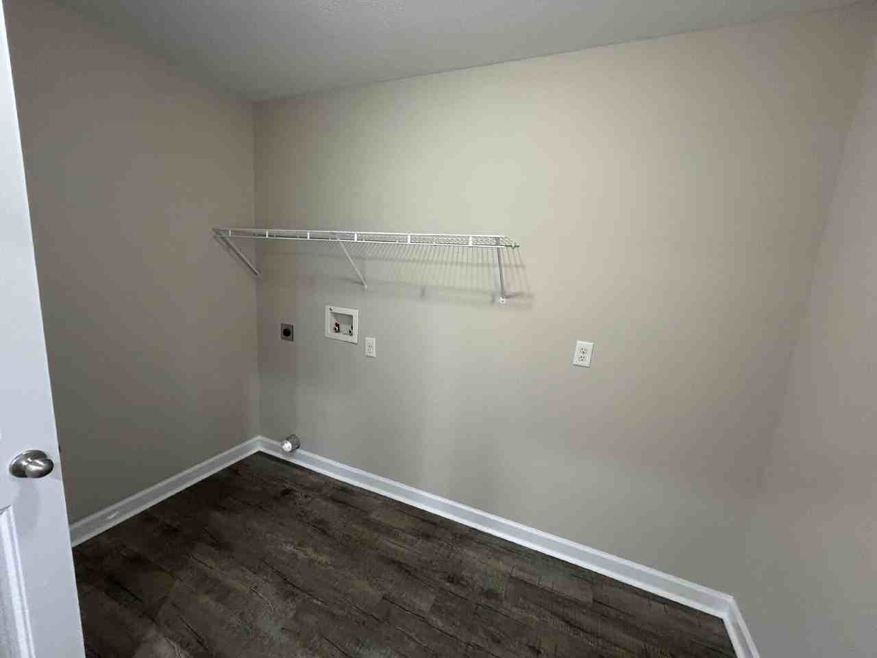 146 Harp Ave #B - Photo 7 of 19