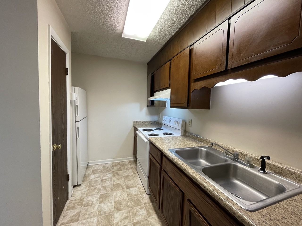 215 Darsey Rd - Photo 4 of 8