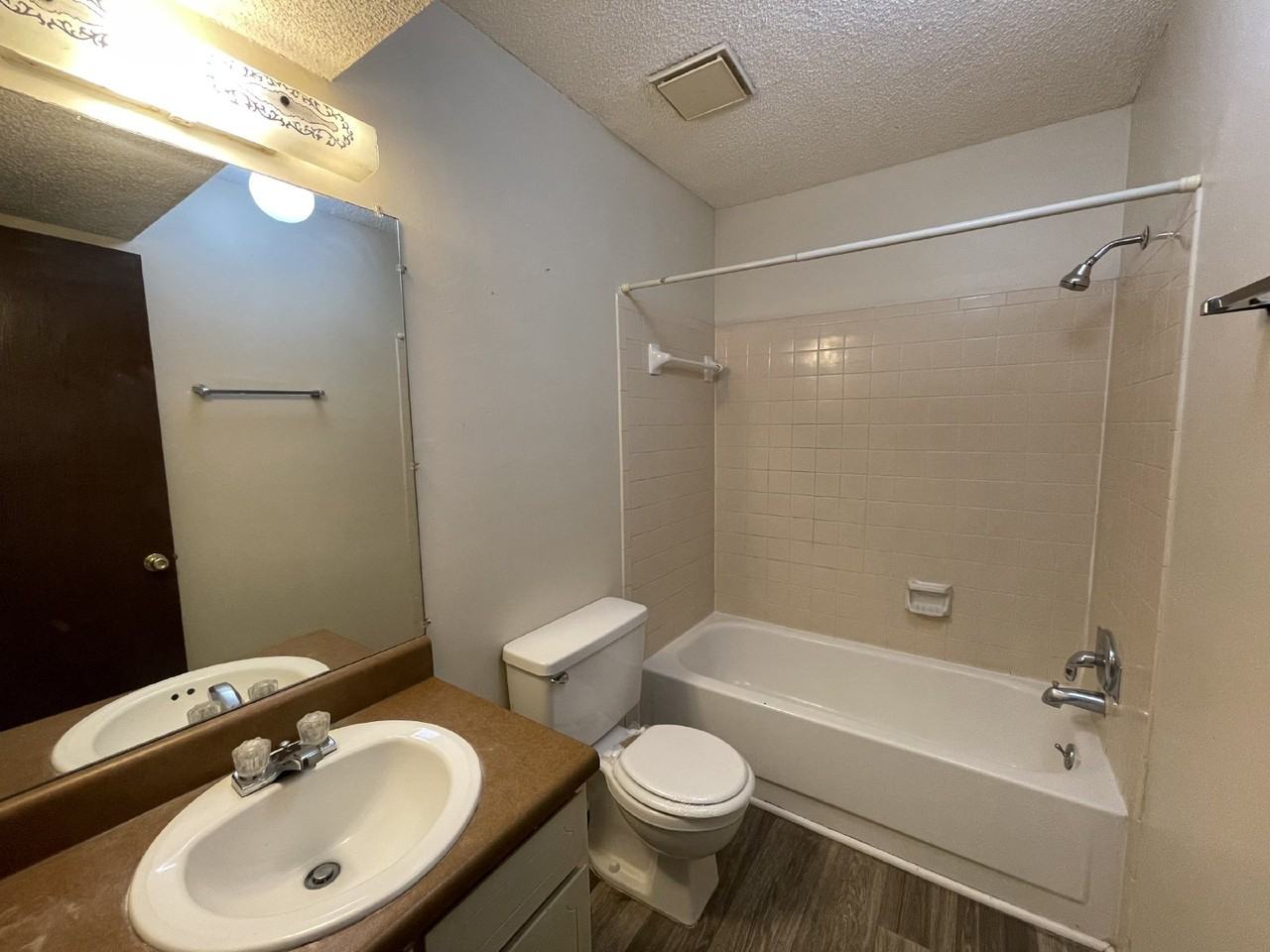 215 Darsey Rd - Photo 6 of 8