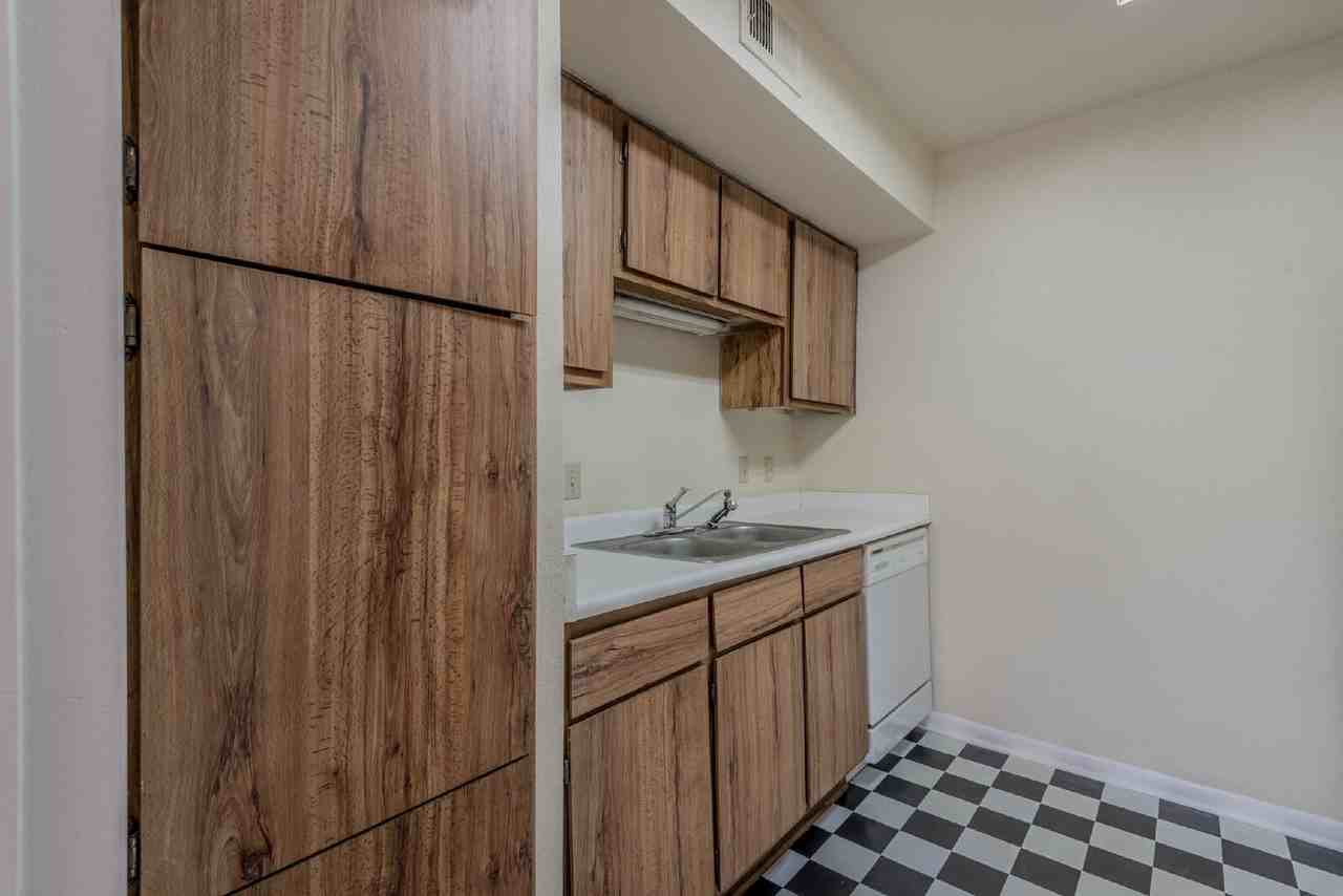 16111 Aspenglen Dr - Photo 7 of 17