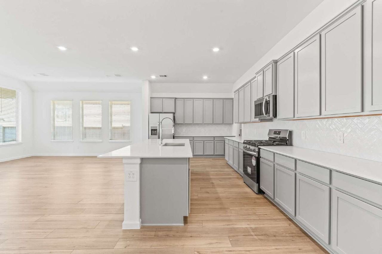 18211 Saffron Sun St - Photo 2 of 28