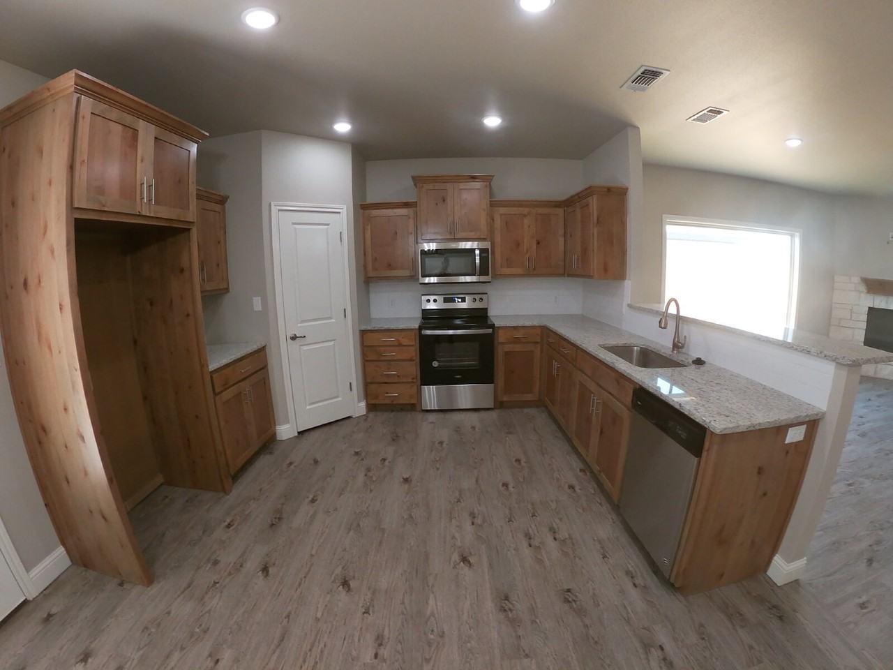 2713 138th St - Photo 4 of 13