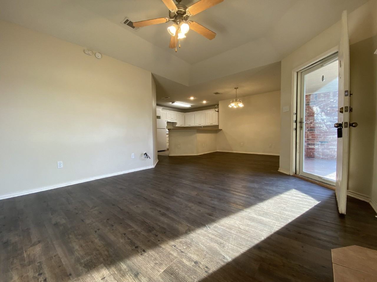 3211 110th St - Photo 2 of 9