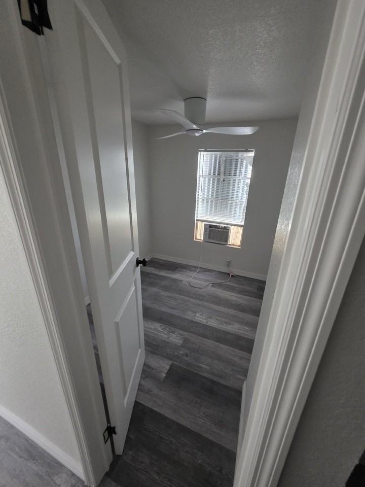 111 8th St Se - Photo 5 of 14