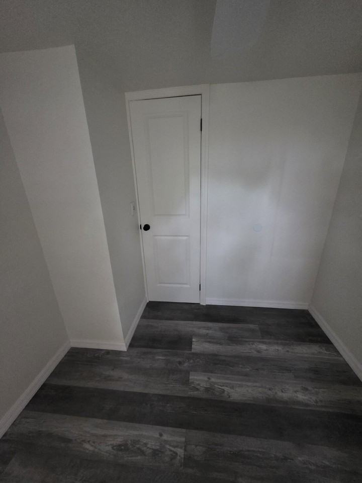 111 8th St Se - Photo 7 of 14