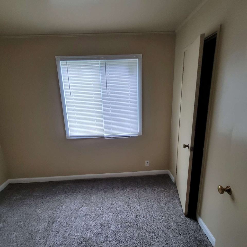 3515 Hillside Ave - Photo 3 of 8