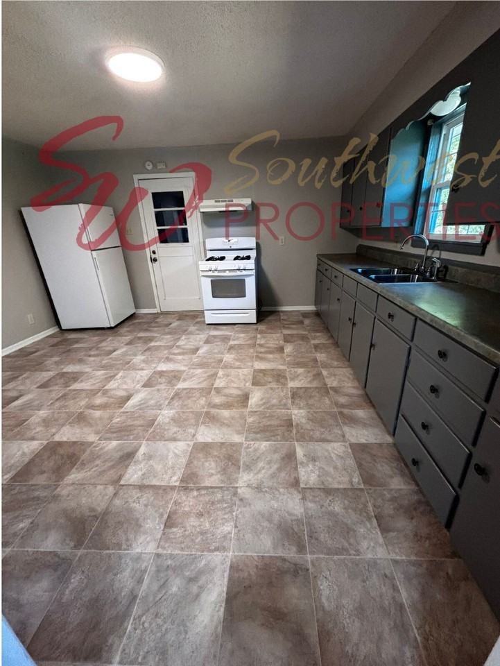 1201 W Long St - Photo 6 of 24