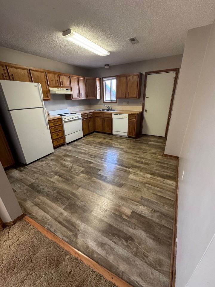 206 N Osage Rd - Photo 3 of 10
