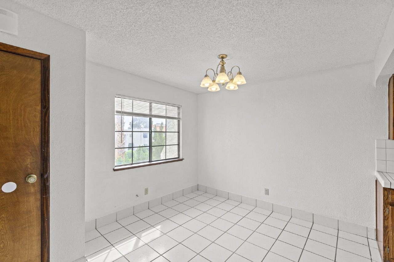 5105 Eldora Ave Apt 4 - Photo 5 of 40