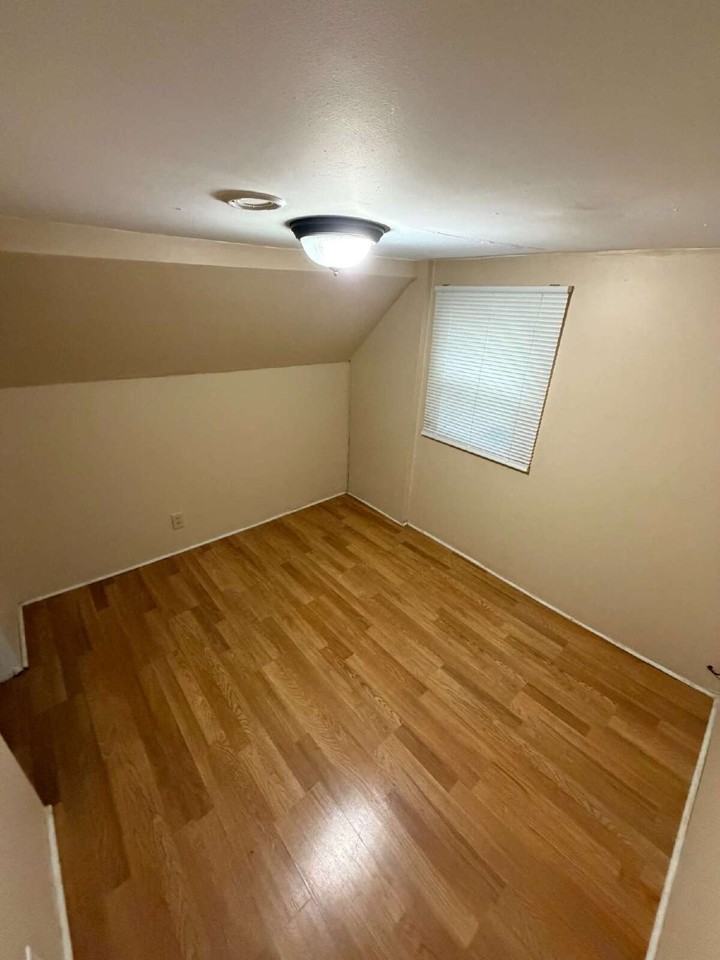 12 Hutchins St - Photo 3 of 6