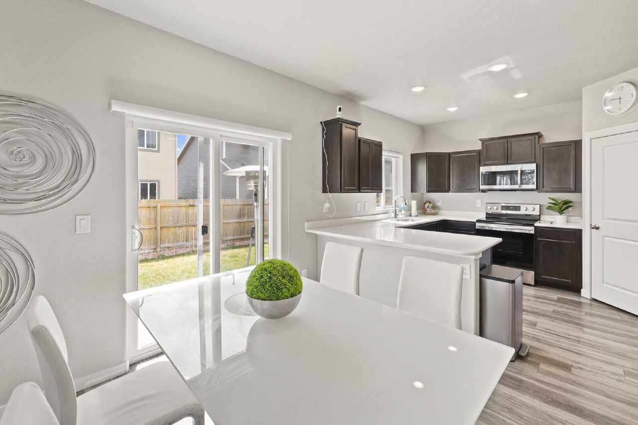 10503 Kalama Dr - Photo 4 of 34