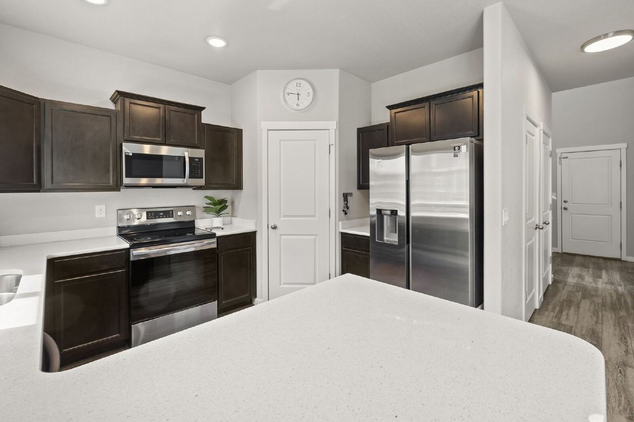 10503 Kalama Dr - Photo 6 of 34