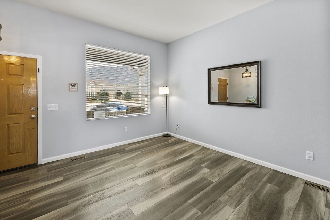 1440 Gumwood Dr - Photo 3 of 41