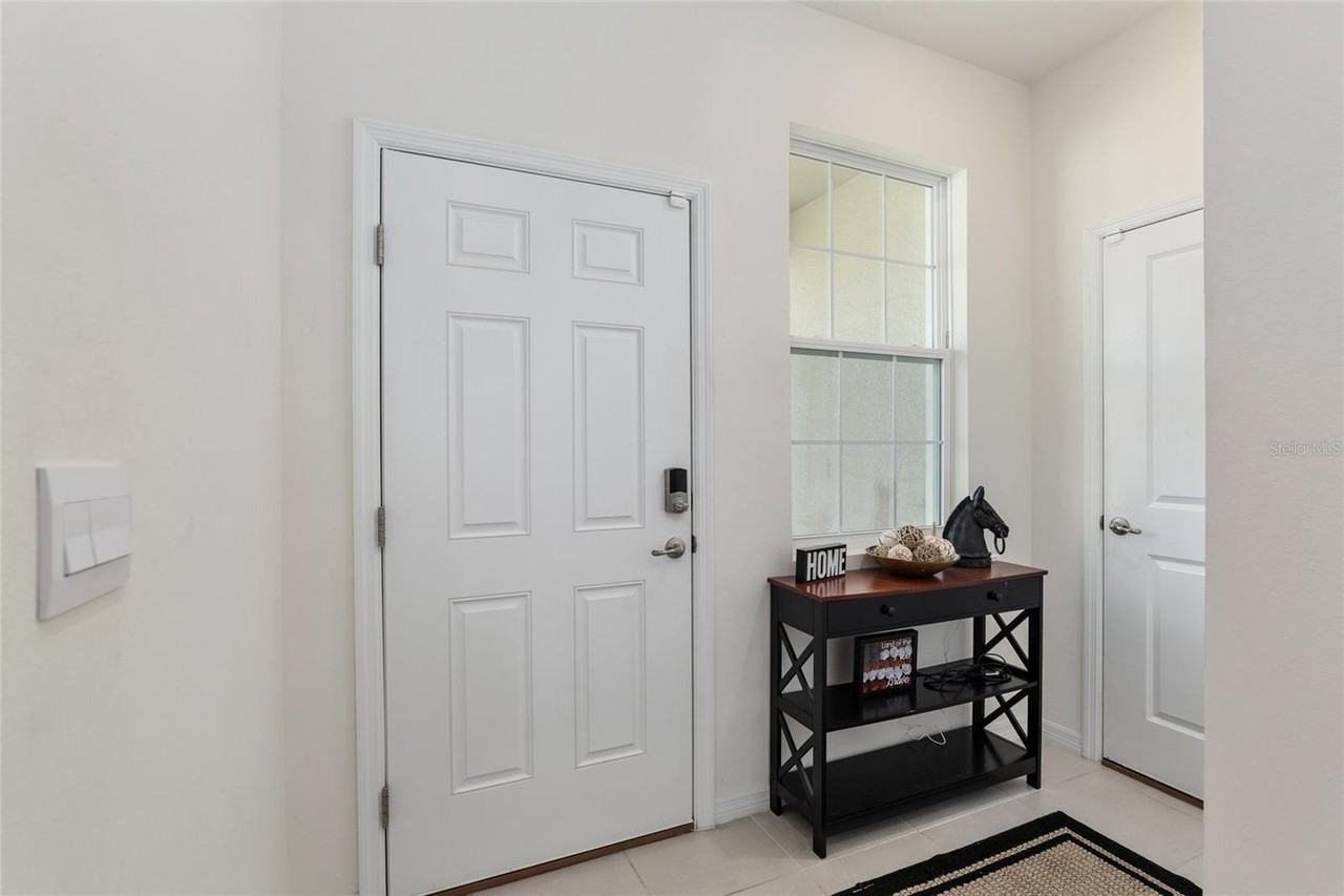 5360 Nw 46th Lane Rd - Photo 2 of 28