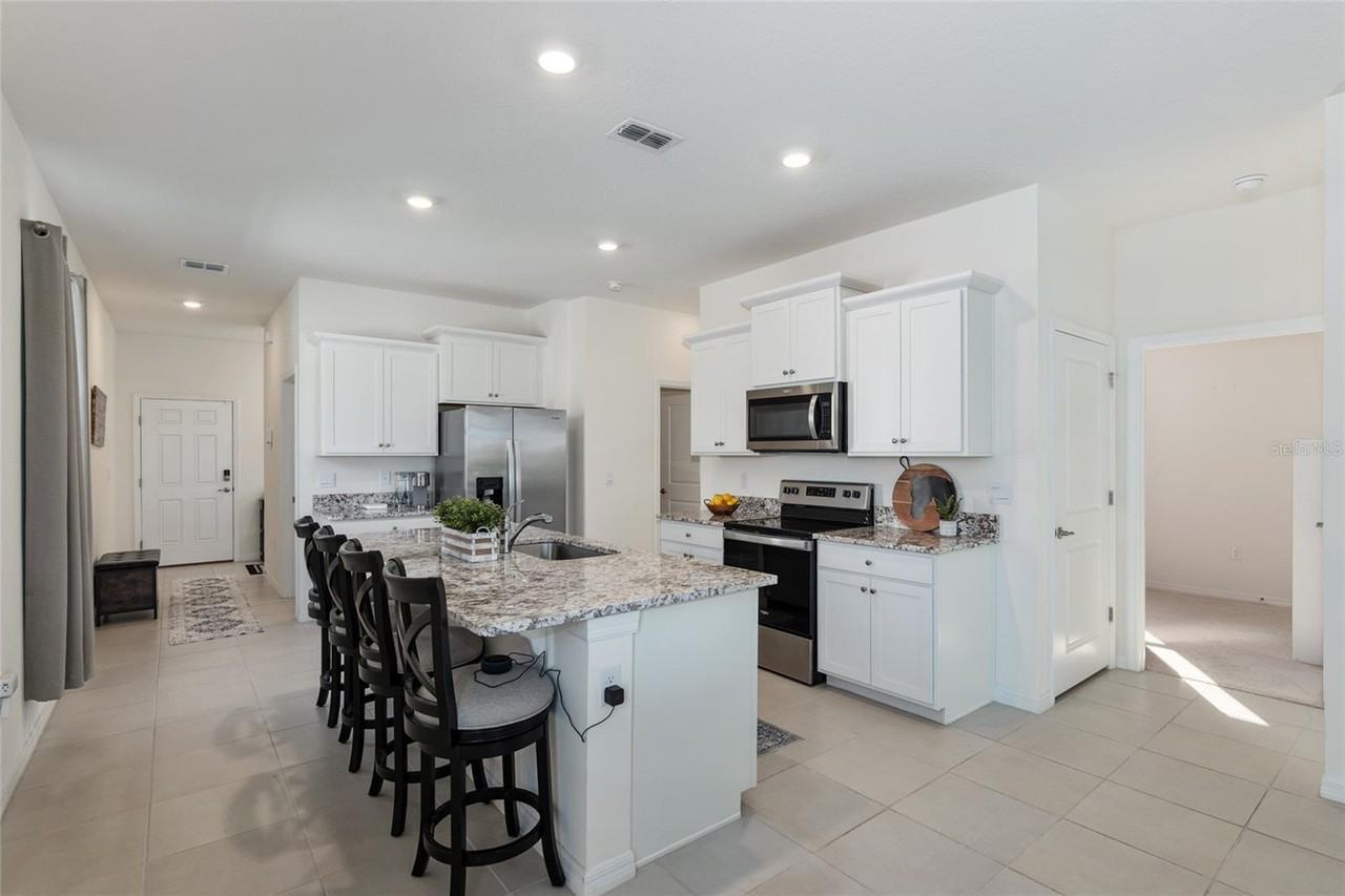 5360 Nw 46th Lane Rd - Photo 3 of 28