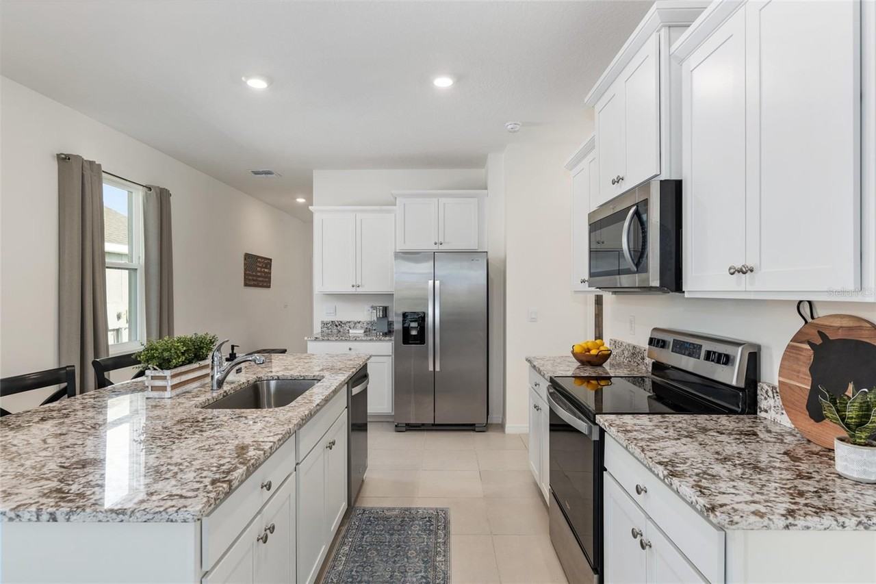 5360 Nw 46th Lane Rd - Photo 4 of 28