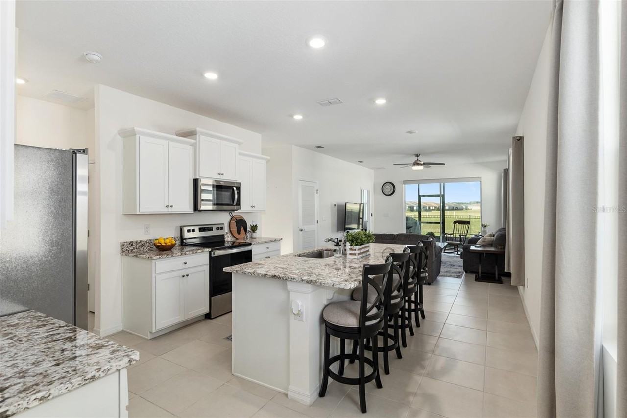 5360 Nw 46th Lane Rd - Photo 5 of 28