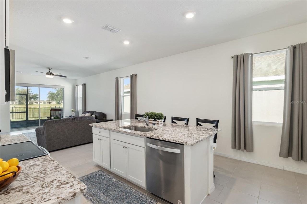 5360 Nw 46th Lane Rd - Photo 6 of 28