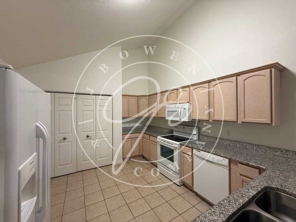 10852 Fox Cove Dr - Photo 3 of 13