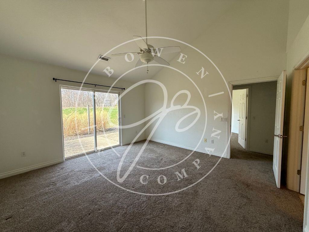 10852 Fox Cove Dr - Photo 4 of 13