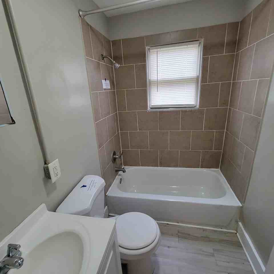 2209 N Arsenal Ave - Photo 6 of 10