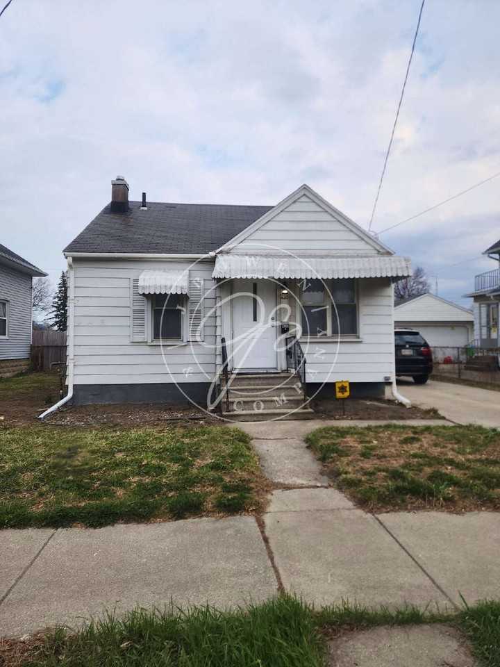 430 N Wheeling St - Photo 2 of 16