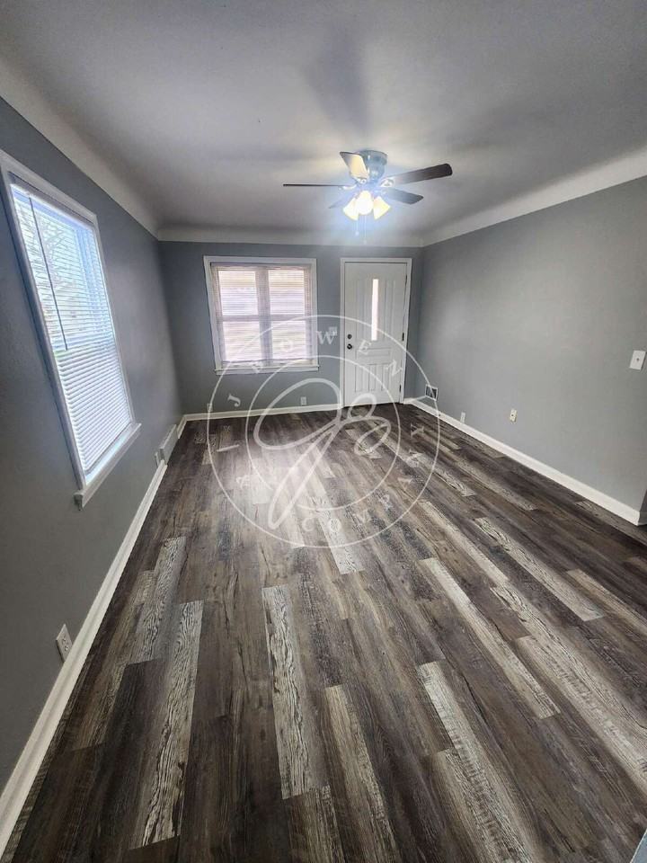 430 N Wheeling St - Photo 4 of 16