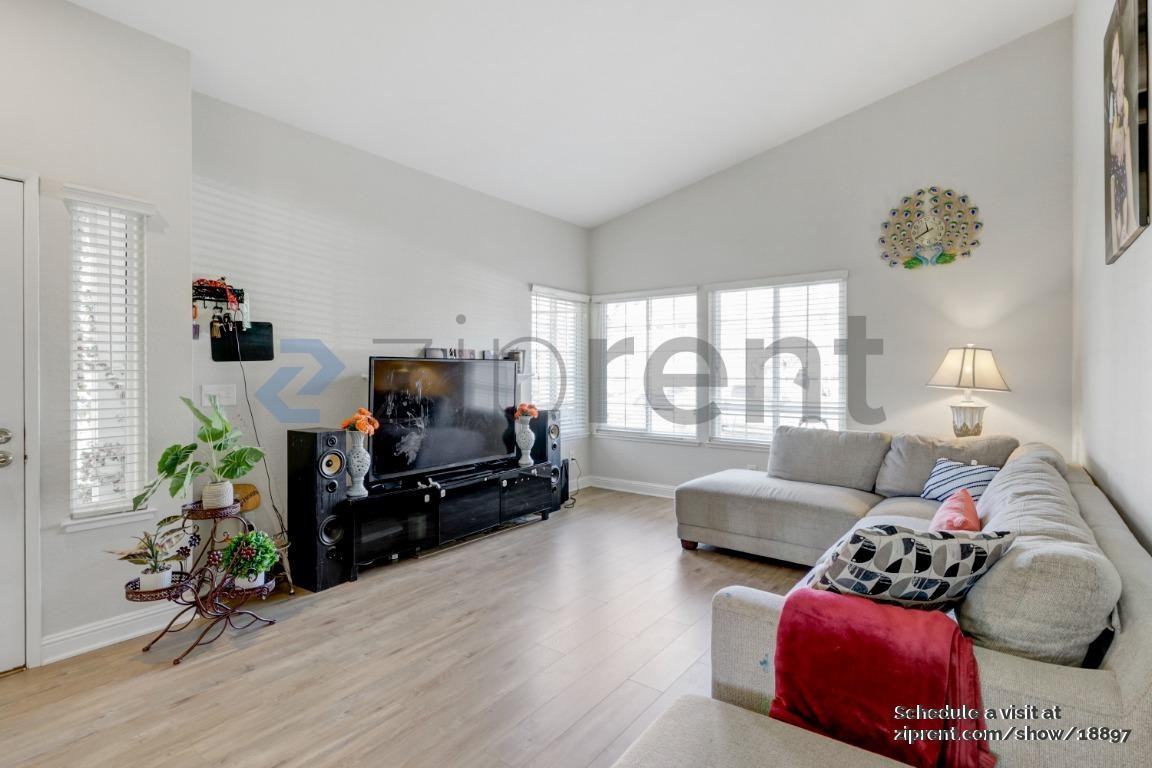 4533 Silvercrest Way - Photo 6 of 23