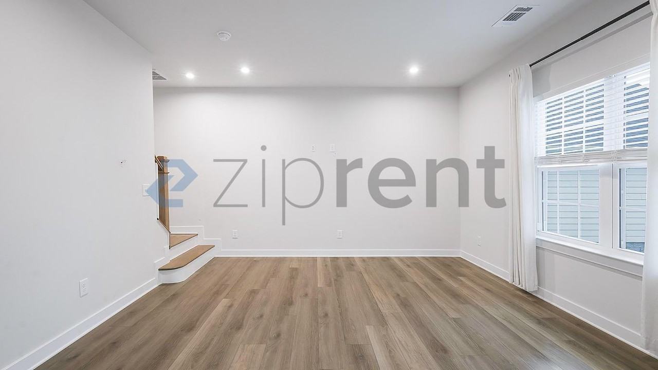 8209 Warbler Way - Photo 4 of 31