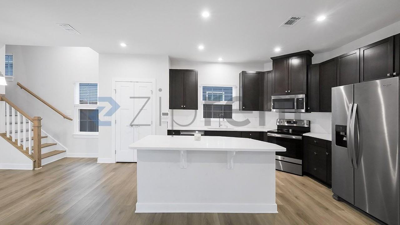 8209 Warbler Way - Photo 5 of 31