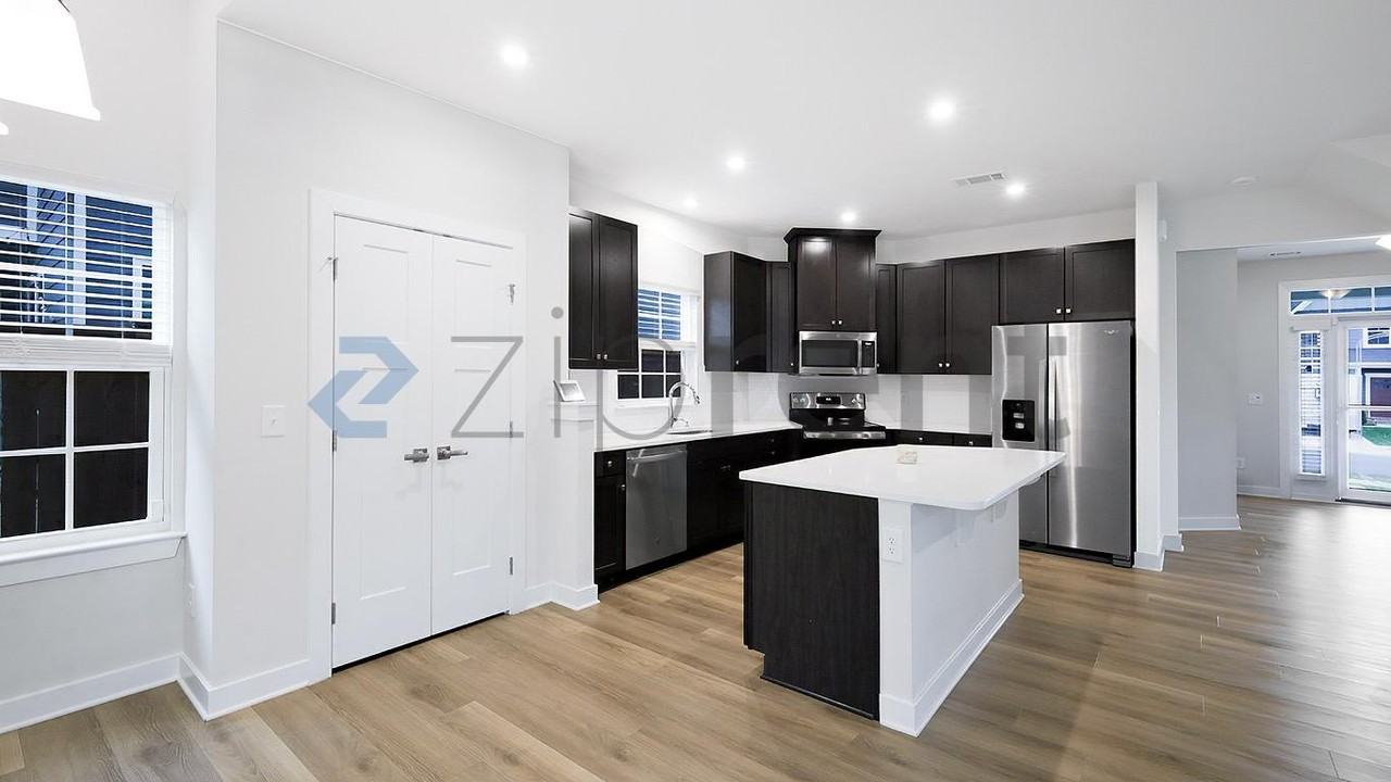 8209 Warbler Way - Photo 6 of 31