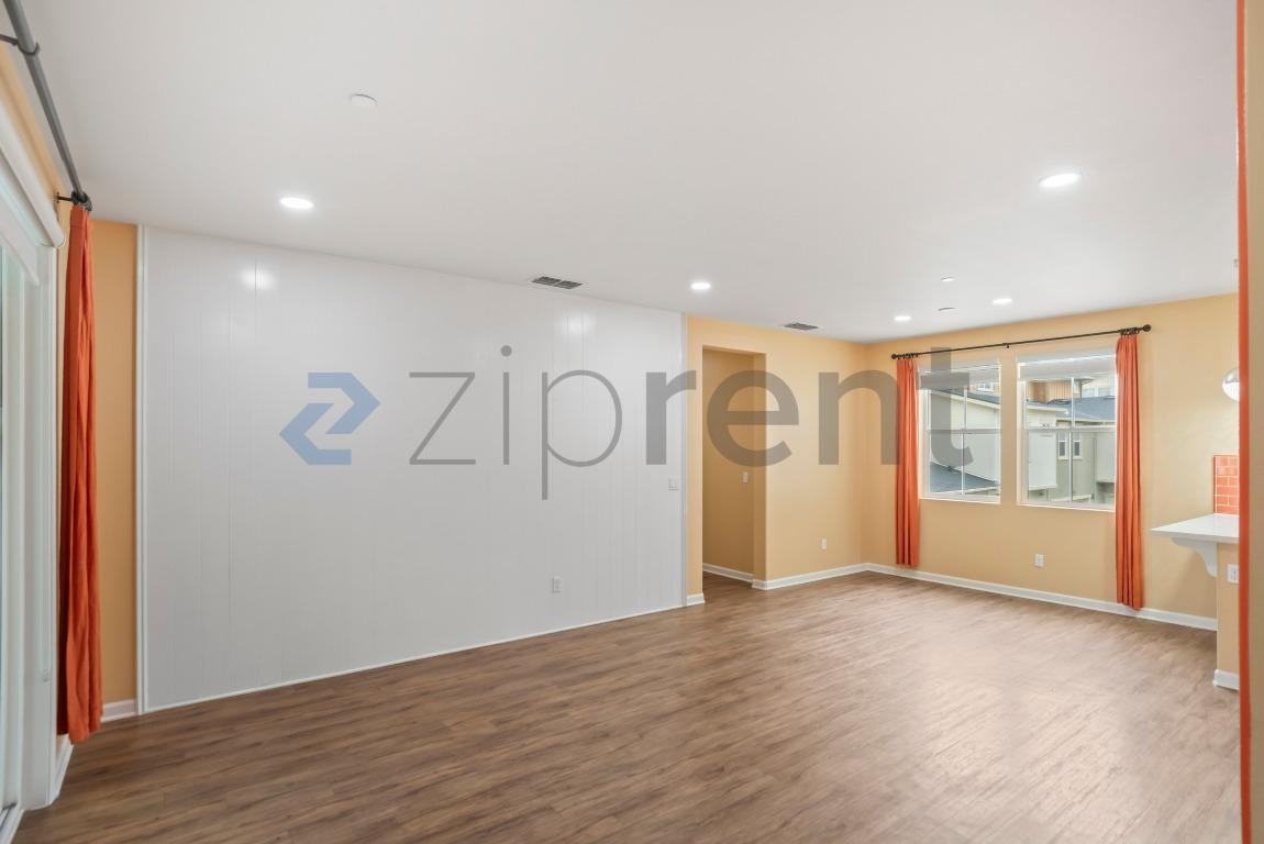 1210 Coyote Creek Way - Photo 4 of 31