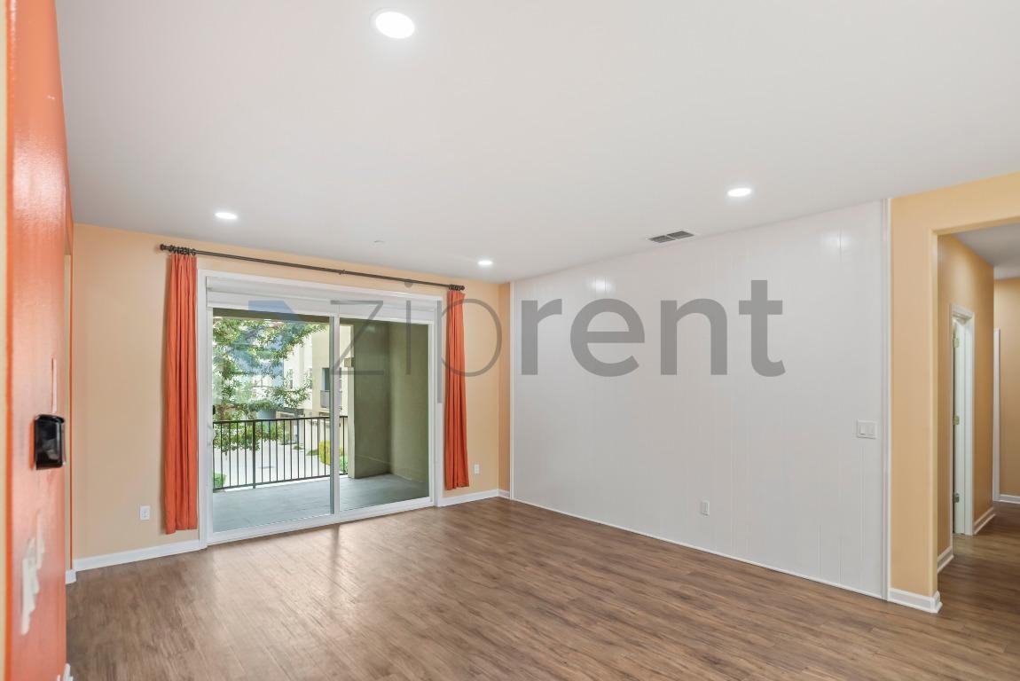 1210 Coyote Creek Way - Photo 5 of 31