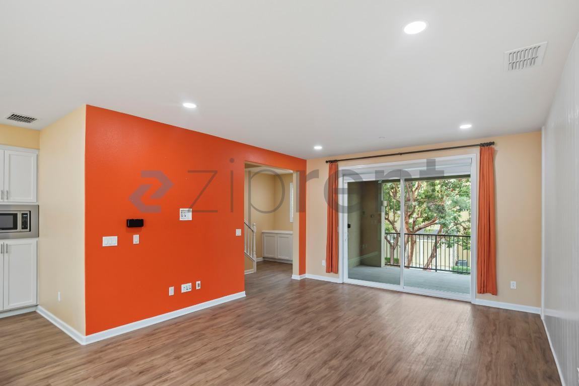 1210 Coyote Creek Way - Photo 6 of 31