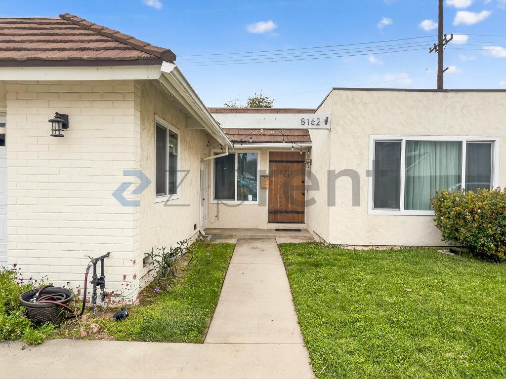 8162 Havasu Cir - Photo 2 of 28