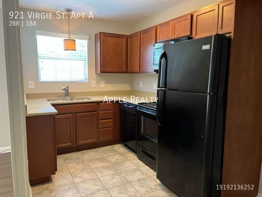 921 Virgie St Apt A - Photo 3 of 11
