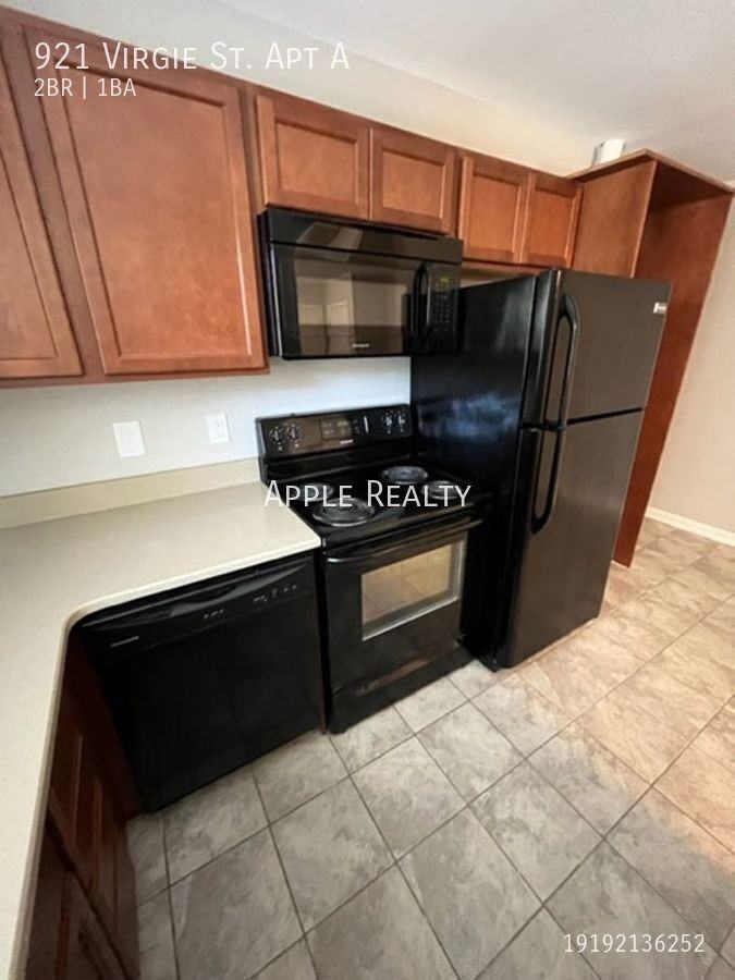 921 Virgie St Apt A - Photo 4 of 11