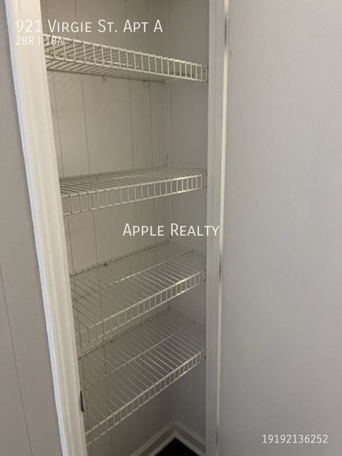 921 Virgie St Apt A - Photo 6 of 11