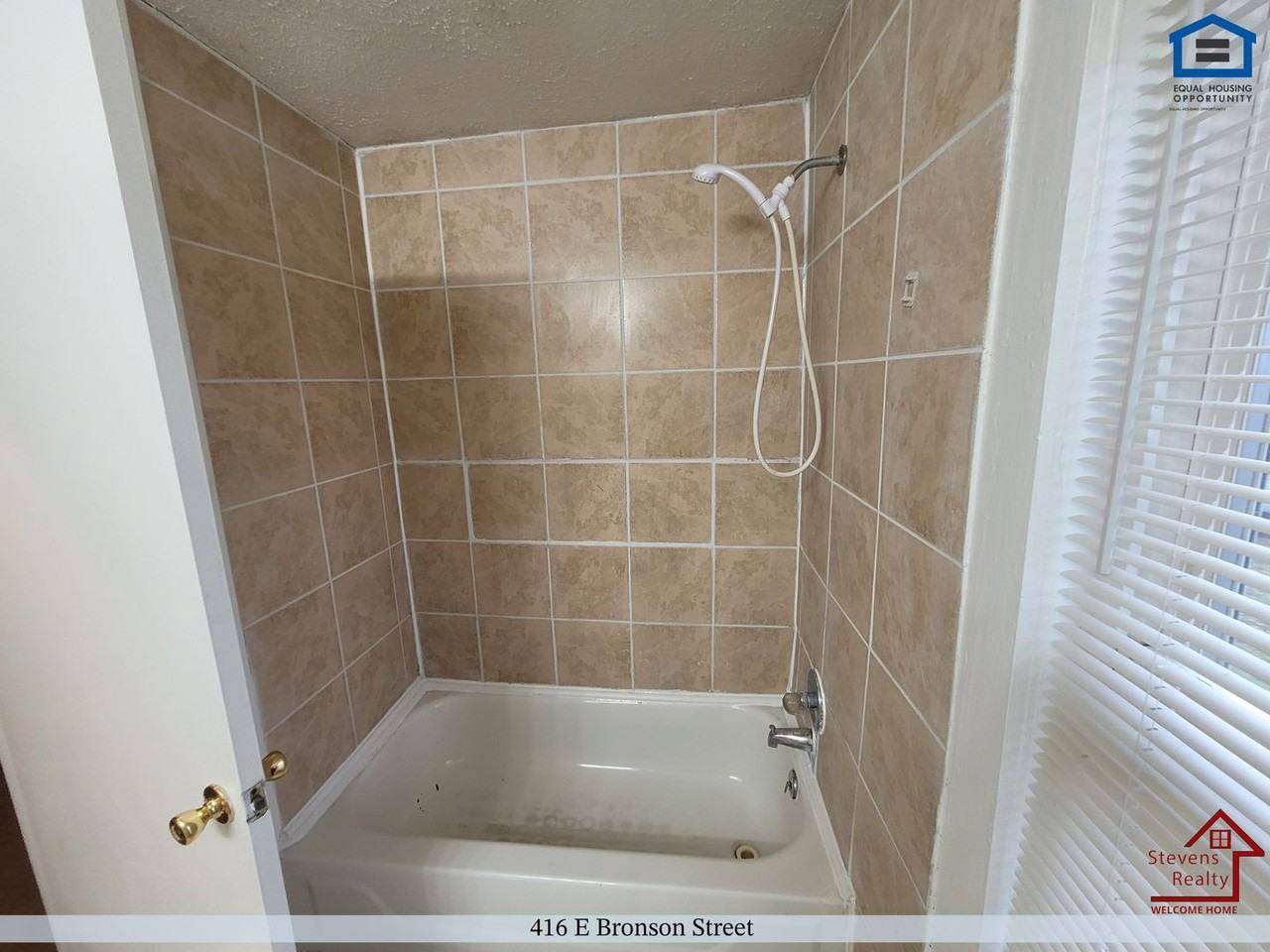 416 E Bronson St - Photo 6 of 15