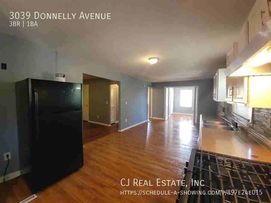 3039 Donnelly Ave - Photo 4 of 9