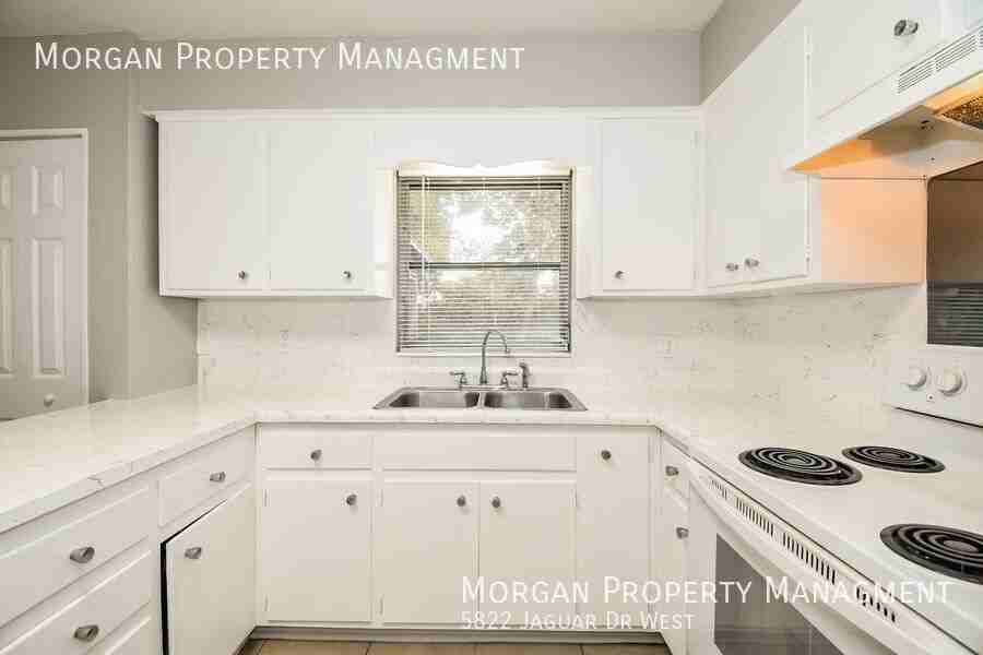 5822 Jaguar Dr W - Photo 2 of 22