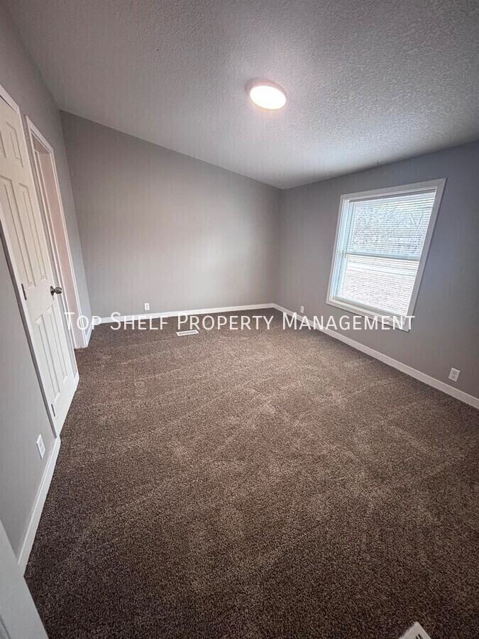 510 S 4th St - Photo 2 of 11